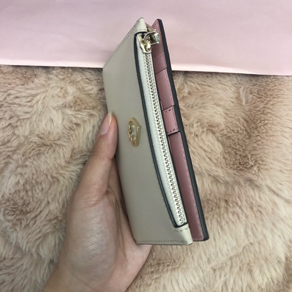 Kate Spade small bifold wallet - Picture 4 of 4